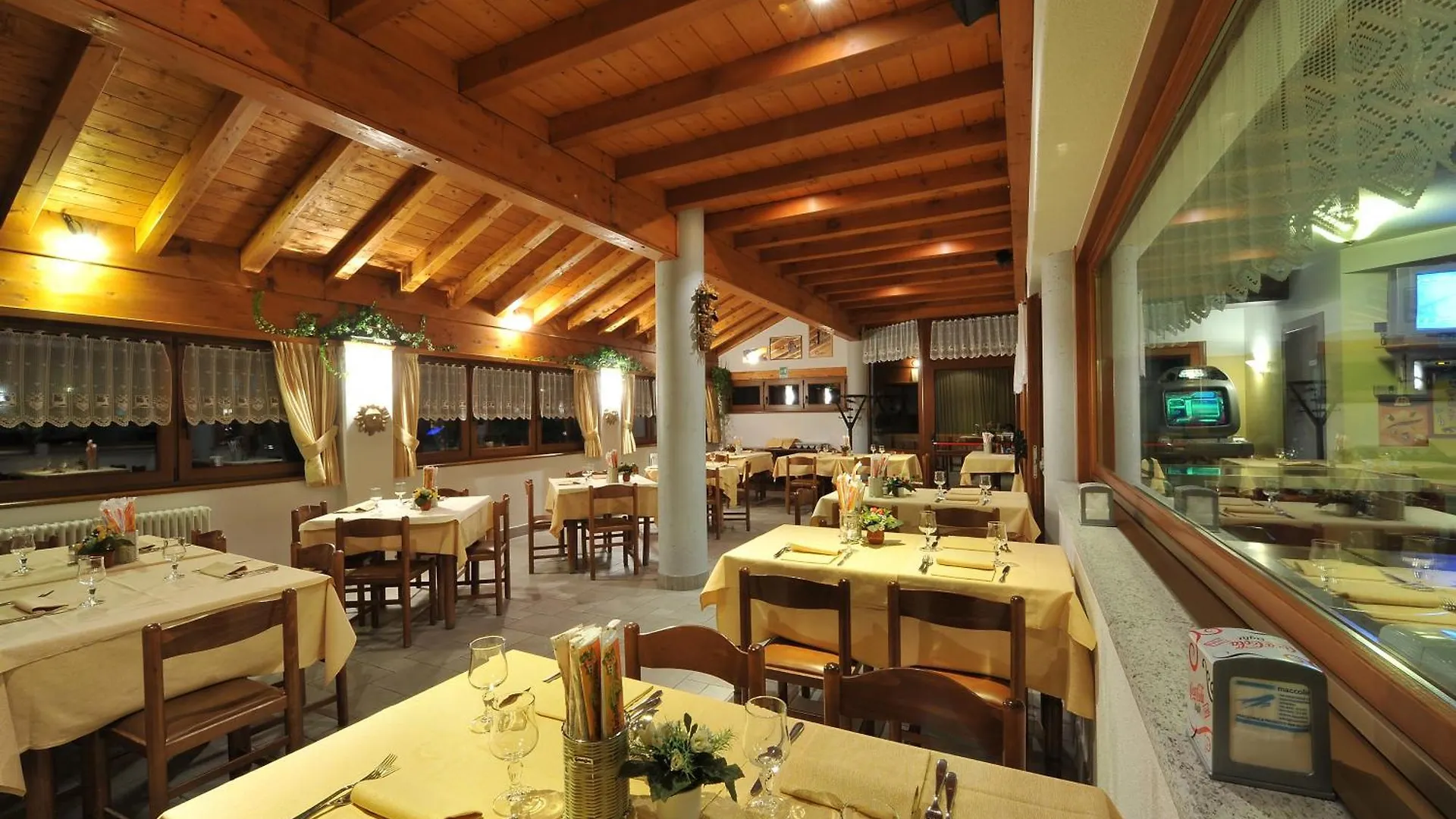 Hotel Tambo Campodolcino 3*,  Italy